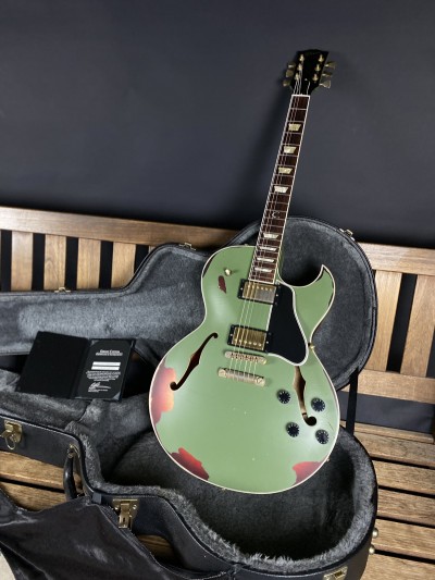 Gibson Custom Es-137 Classic Olive Drab over Tri Burst